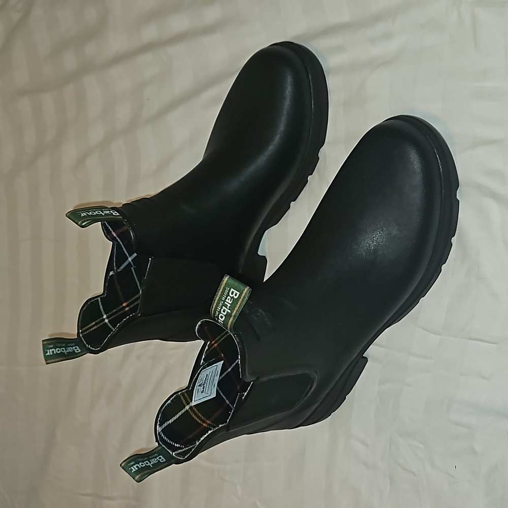 Barbour Fury Chelsea Boot NWOT